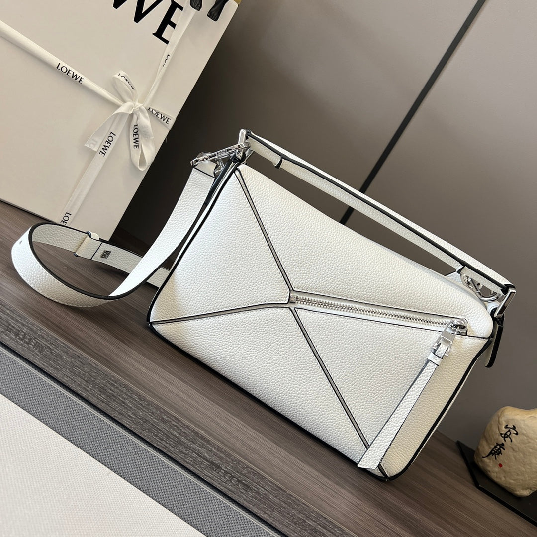 羅L威-粒面牛皮 Puzzle 手袋 小號 白色