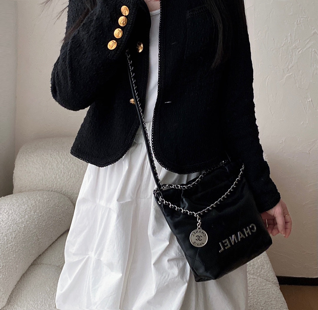 小香家-2023春夏新款 22BAG Mini 黑銀色 上身圖