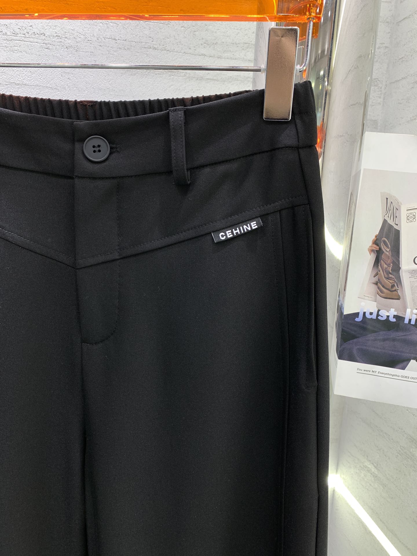 賽C家-2403 新款簡約銜接邊彎刀型西裝褲