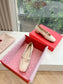 范倫V-2024 圓頭低跟鞋 白色