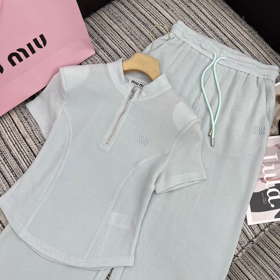 穆M家-2404 24年春夏系列 Miu新款立領墊肩修身套裝 灰色