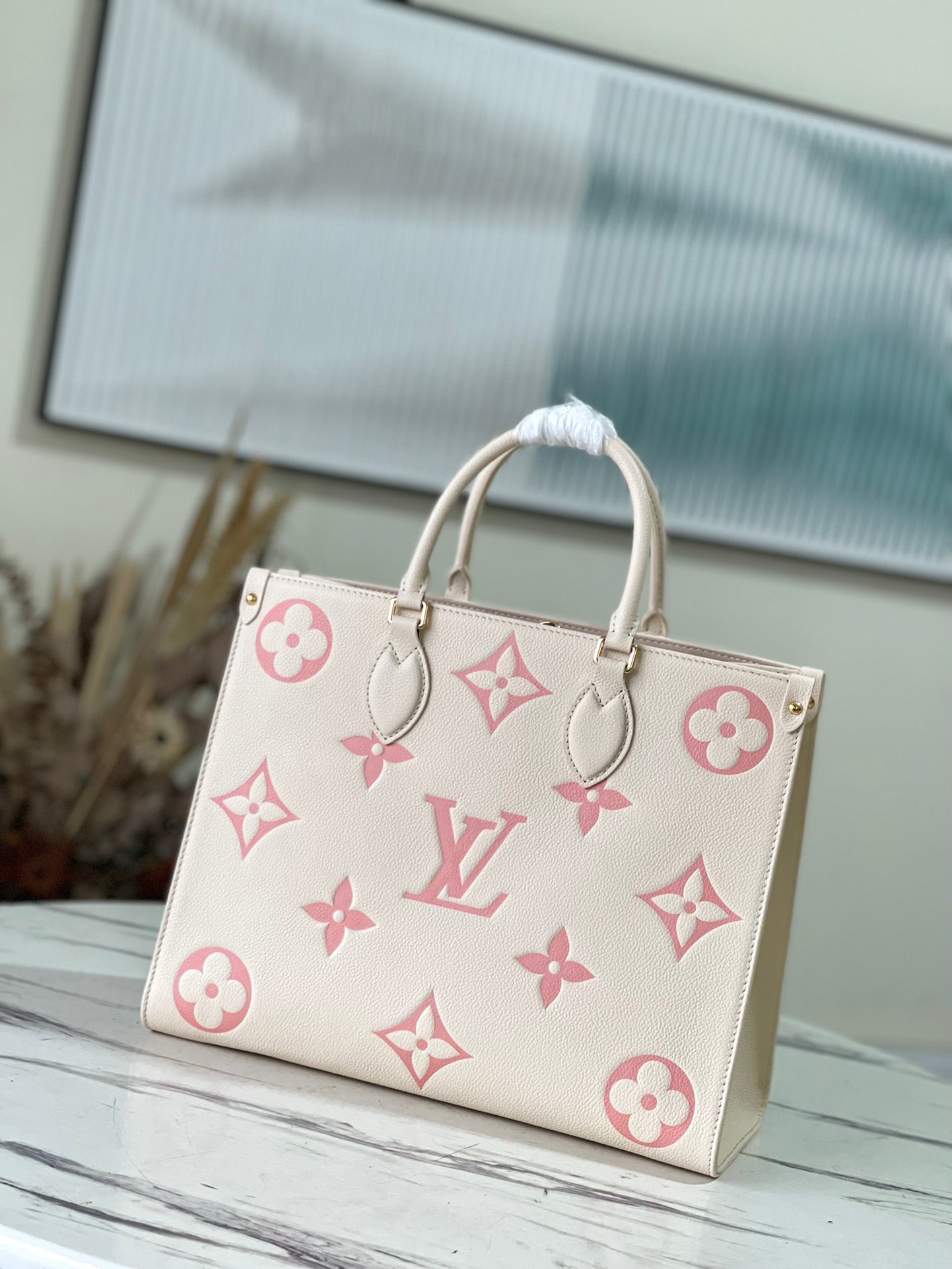 M45595 路L家-OnTheGo Tote 中號 奶油白