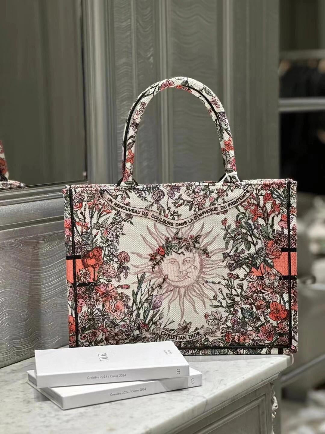迪D家-2024春夏系列 Book Tote 太陽刺繡 白粉色 中號