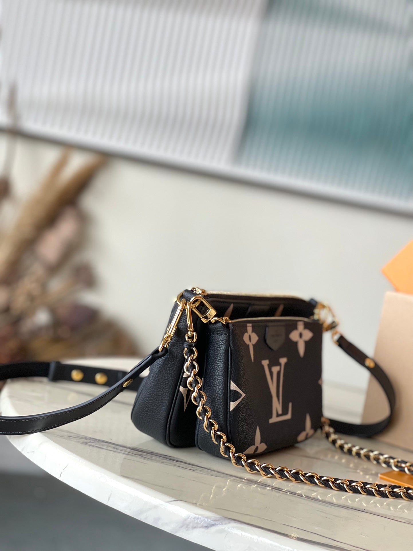 M80399 路L家-Multi Pochette Accessories 手袋 三合一包 黑色