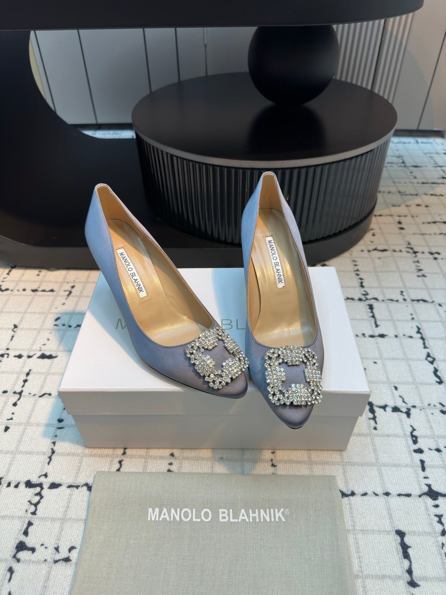 Manolo Blahnik-2024 高跟鞋 灰色