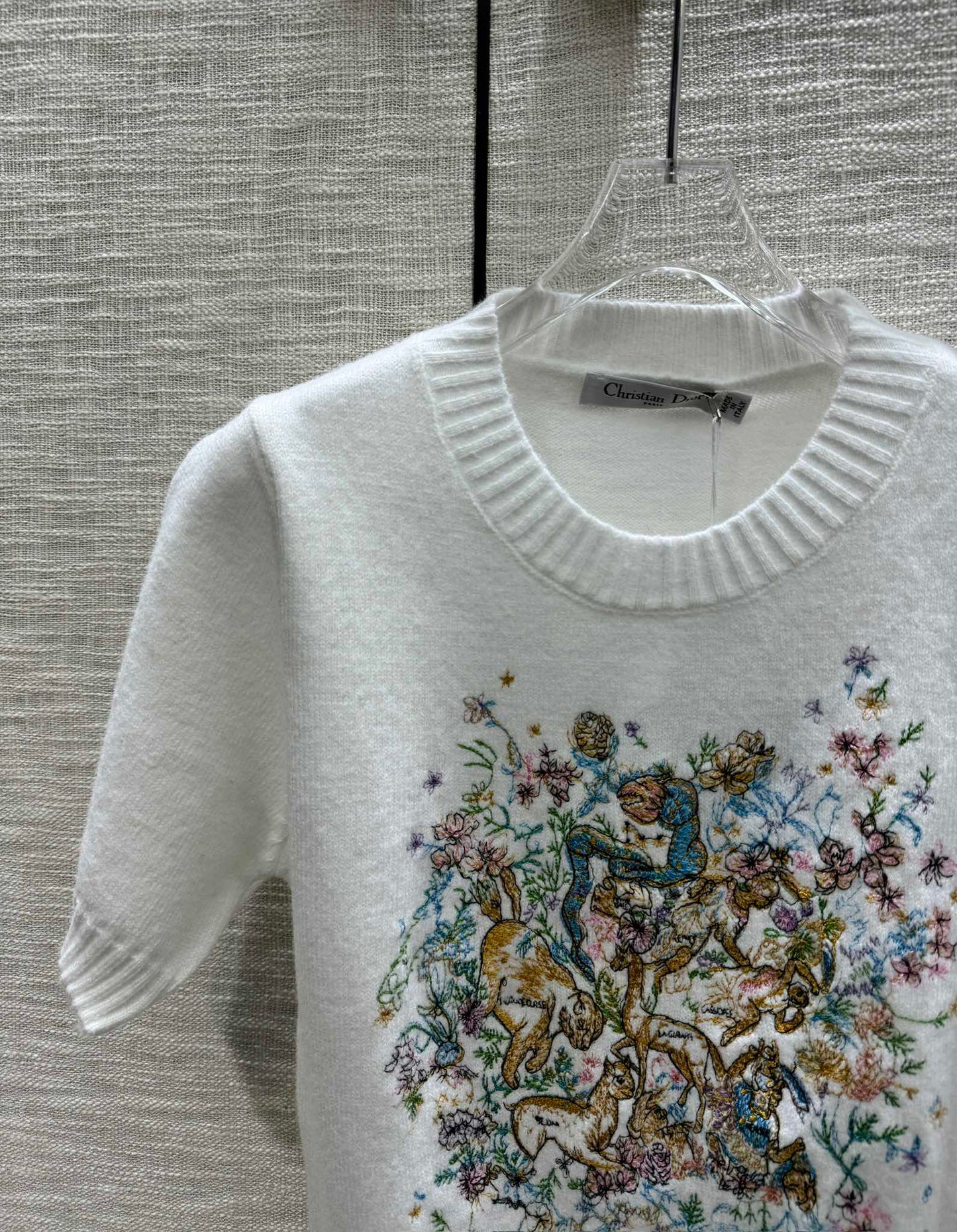 迪D家-2403 24早春最新系列重工刺繡針織短袖 白色