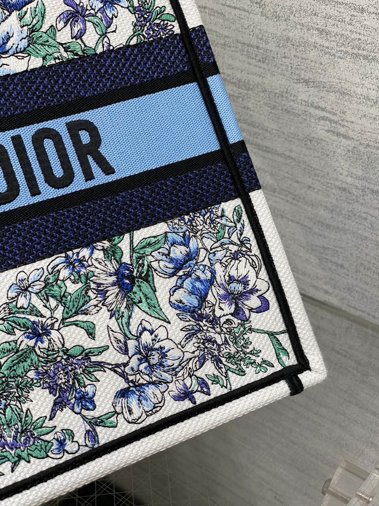 迪D家-Book Tote 2023春夏系列 浪漫花刺繡藍色 中號