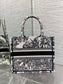 迪D家-Book Tote 2023春夏系列 老虎刺繡 白色 小號
