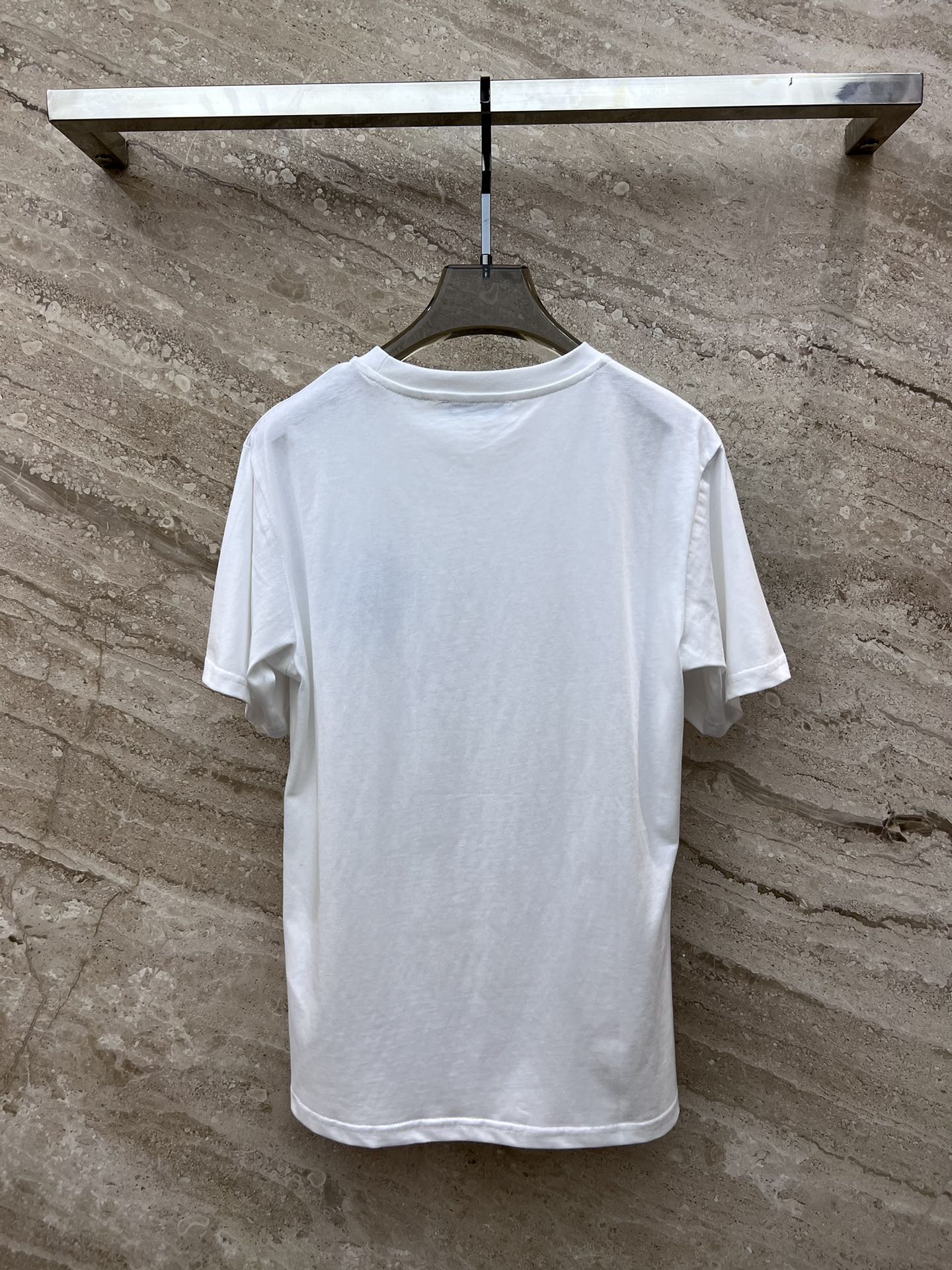 迪D家-2403 24春夏新款 小狗刺繡圓領短袖TEE 白色