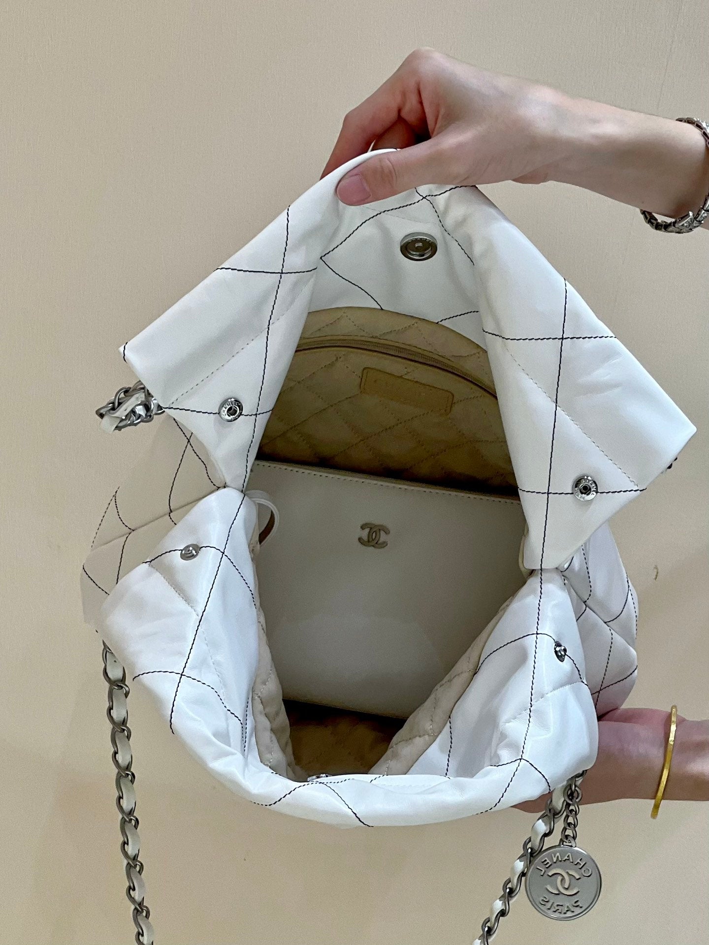 小香家-2023早春度假系列 22Bag 小號 白色配黑線