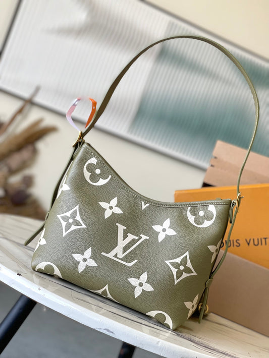 M46672 路L家-Carryall 托特包 牛油果綠