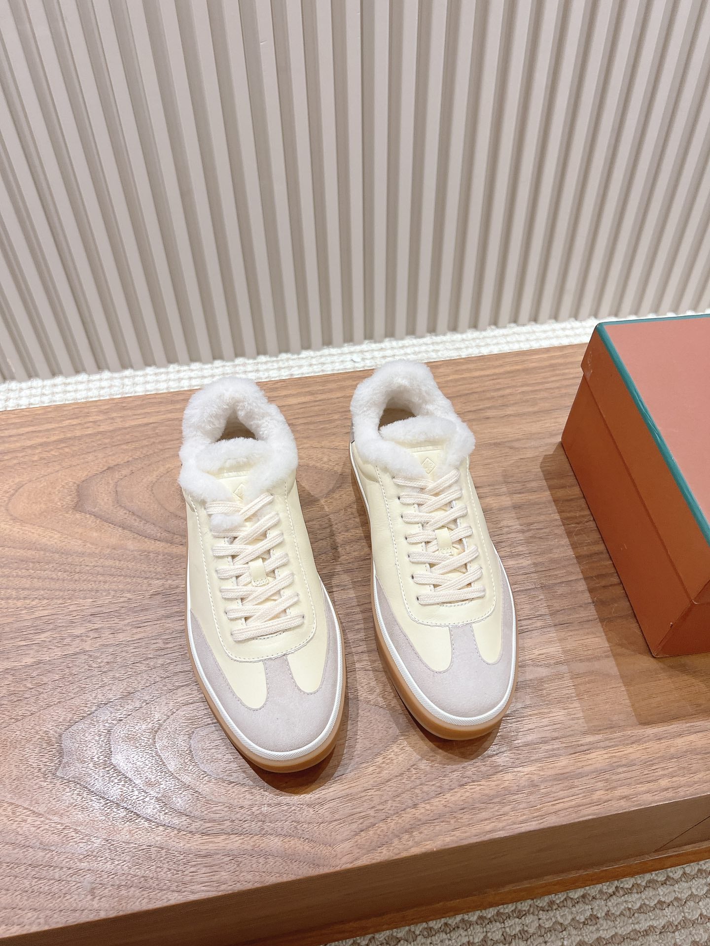 L-Piana-2024 休閒鞋 奶茶色