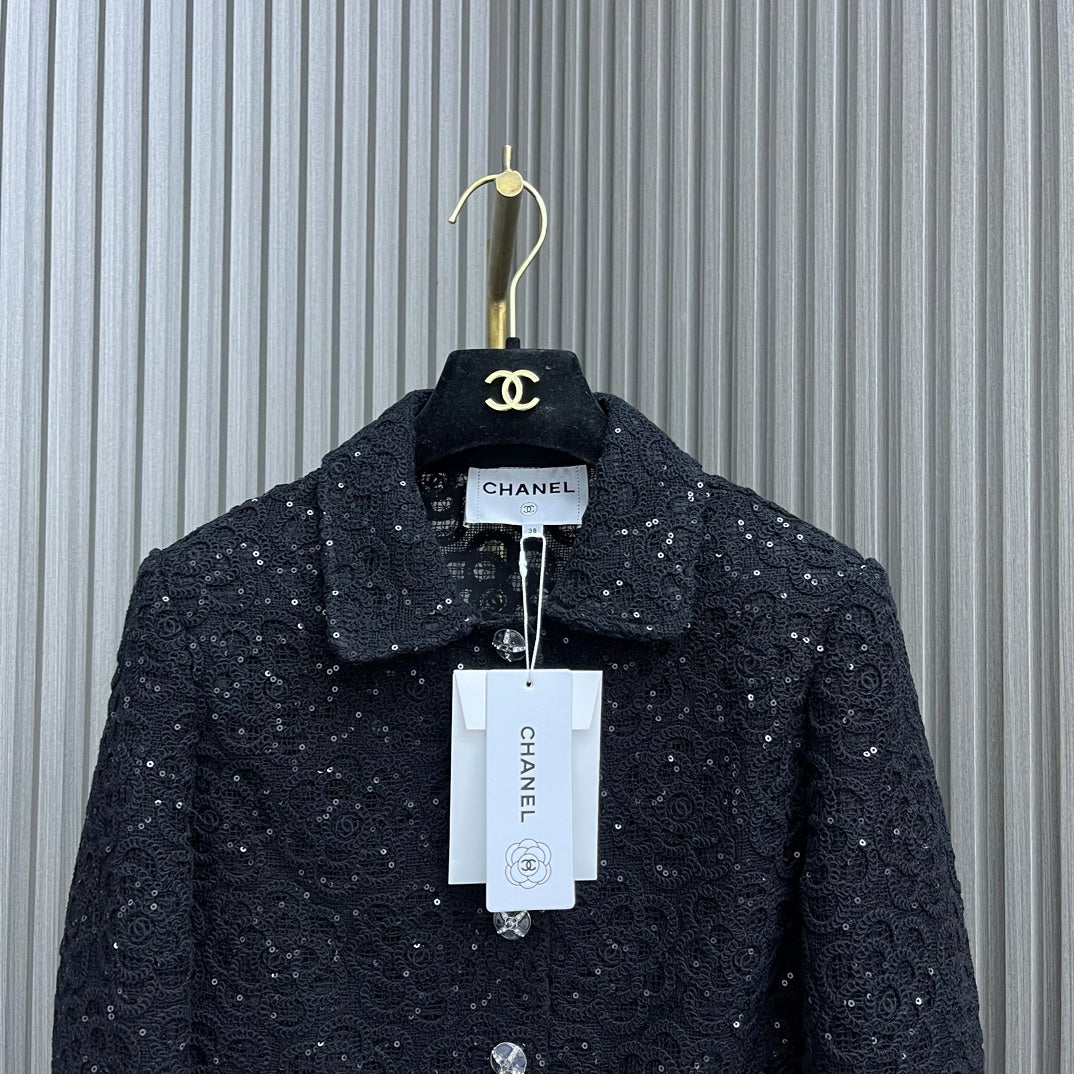 小香家-2403 24新品上架重工珠片繡花短款套裝 黑色