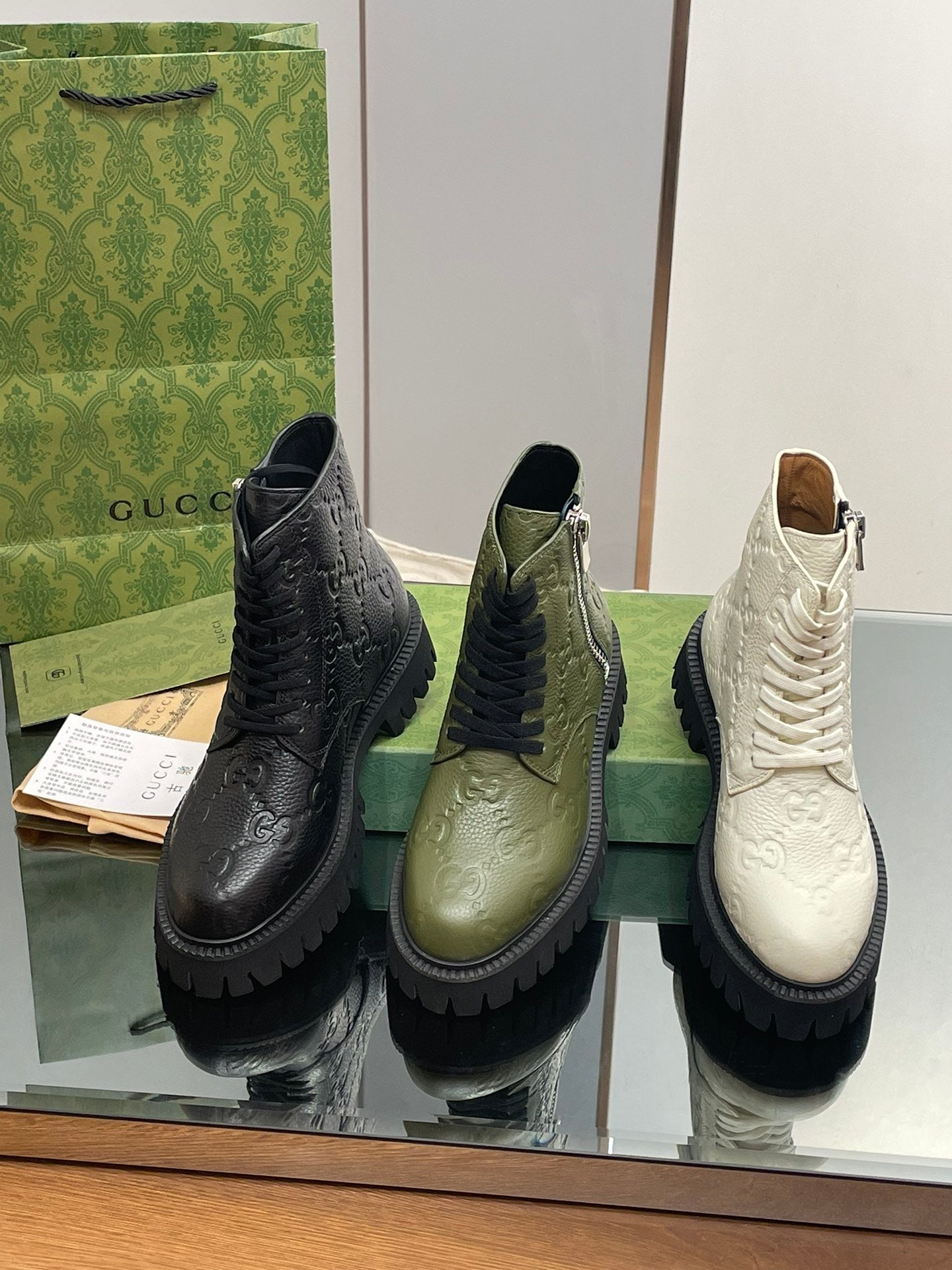 古G家-2023秋冬新款 雙G暗紋壓花短靴 黑色