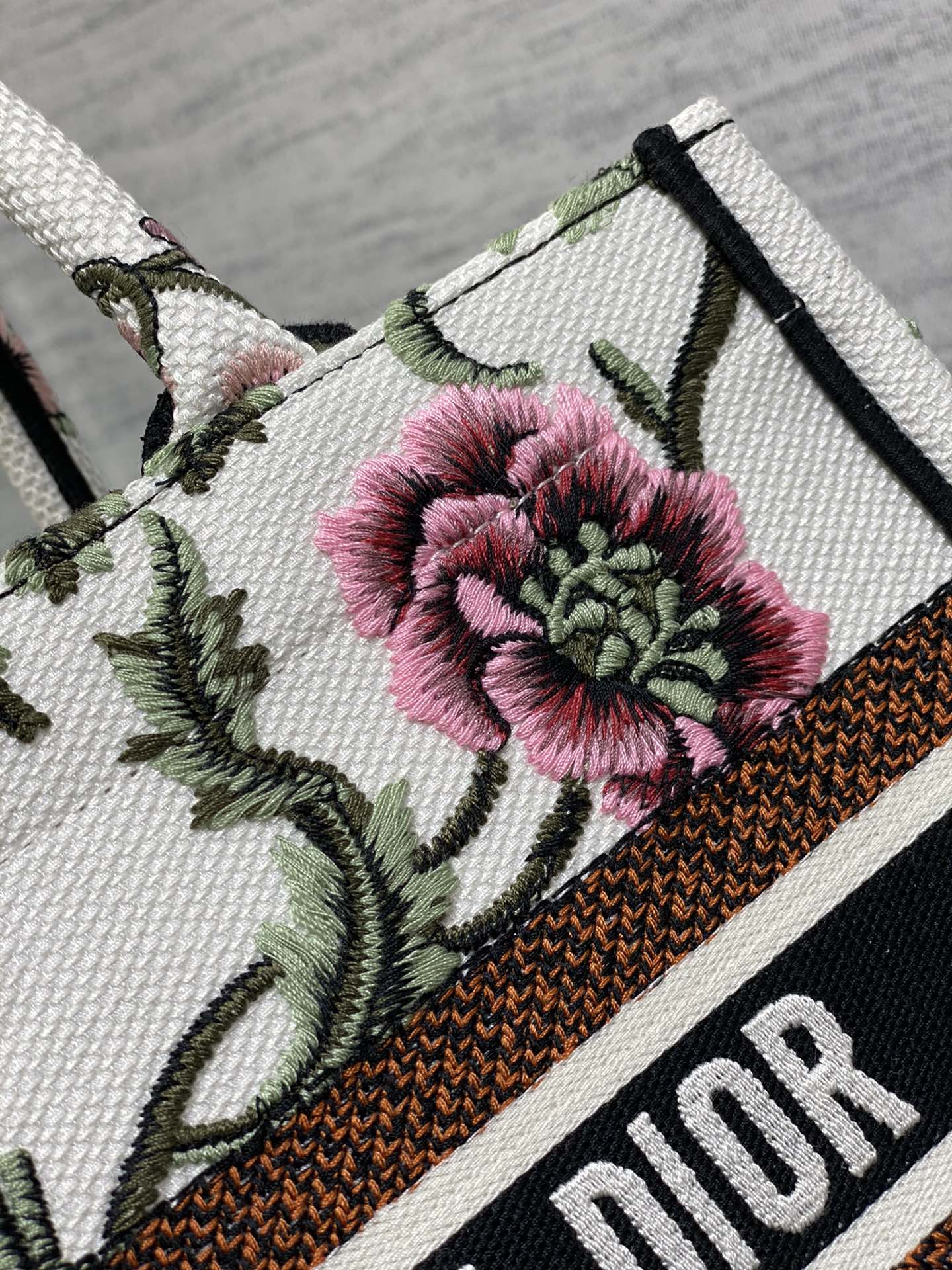 迪D家 Book Tote 刺繡字母白花 小號26.5cm