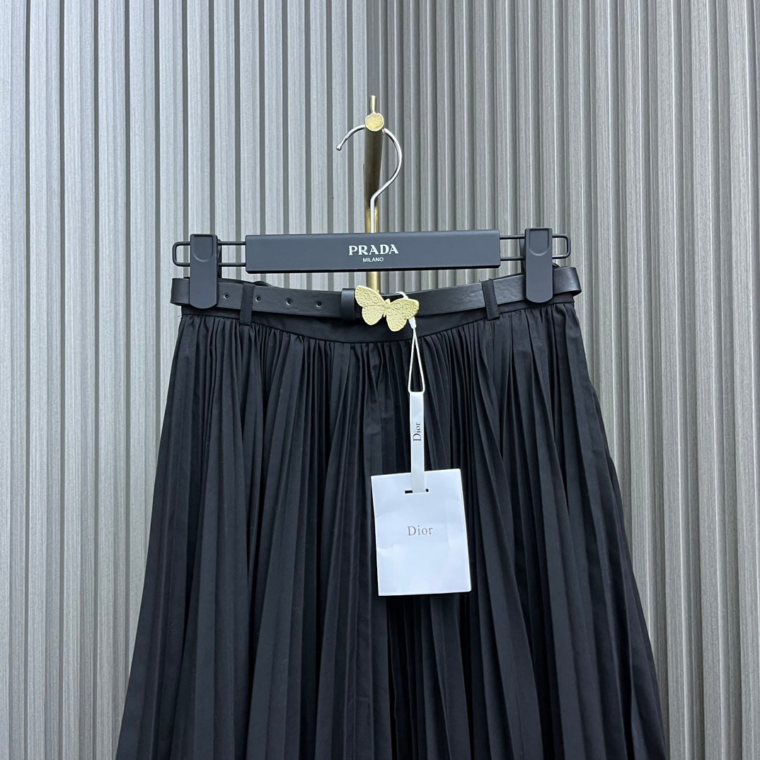 迪D家-2403 24新品上架腰帶壓褶大擺長裙 黑色