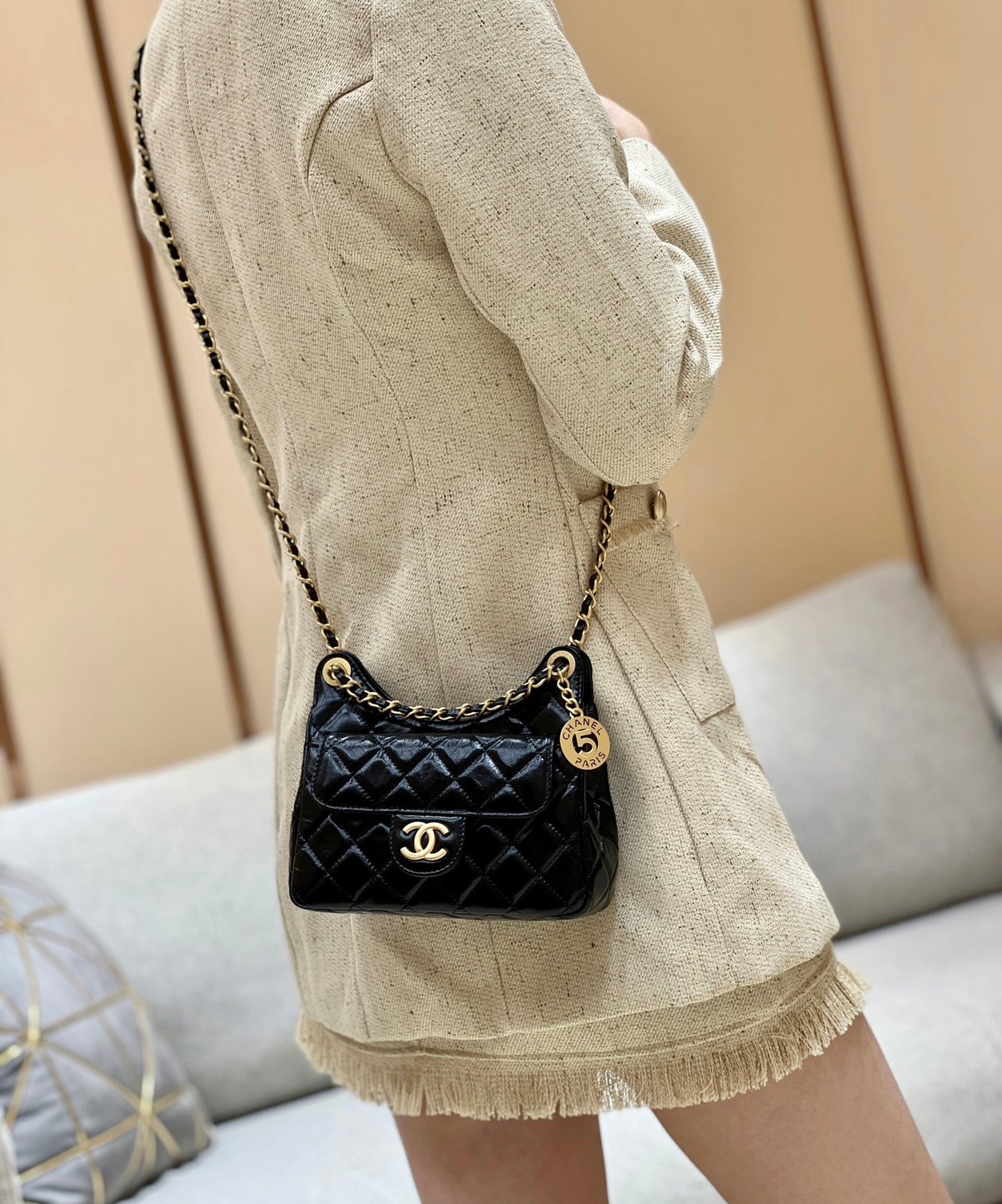 小香家-Chanel Hobo 23c早春款 油蠟皮黑色 小號