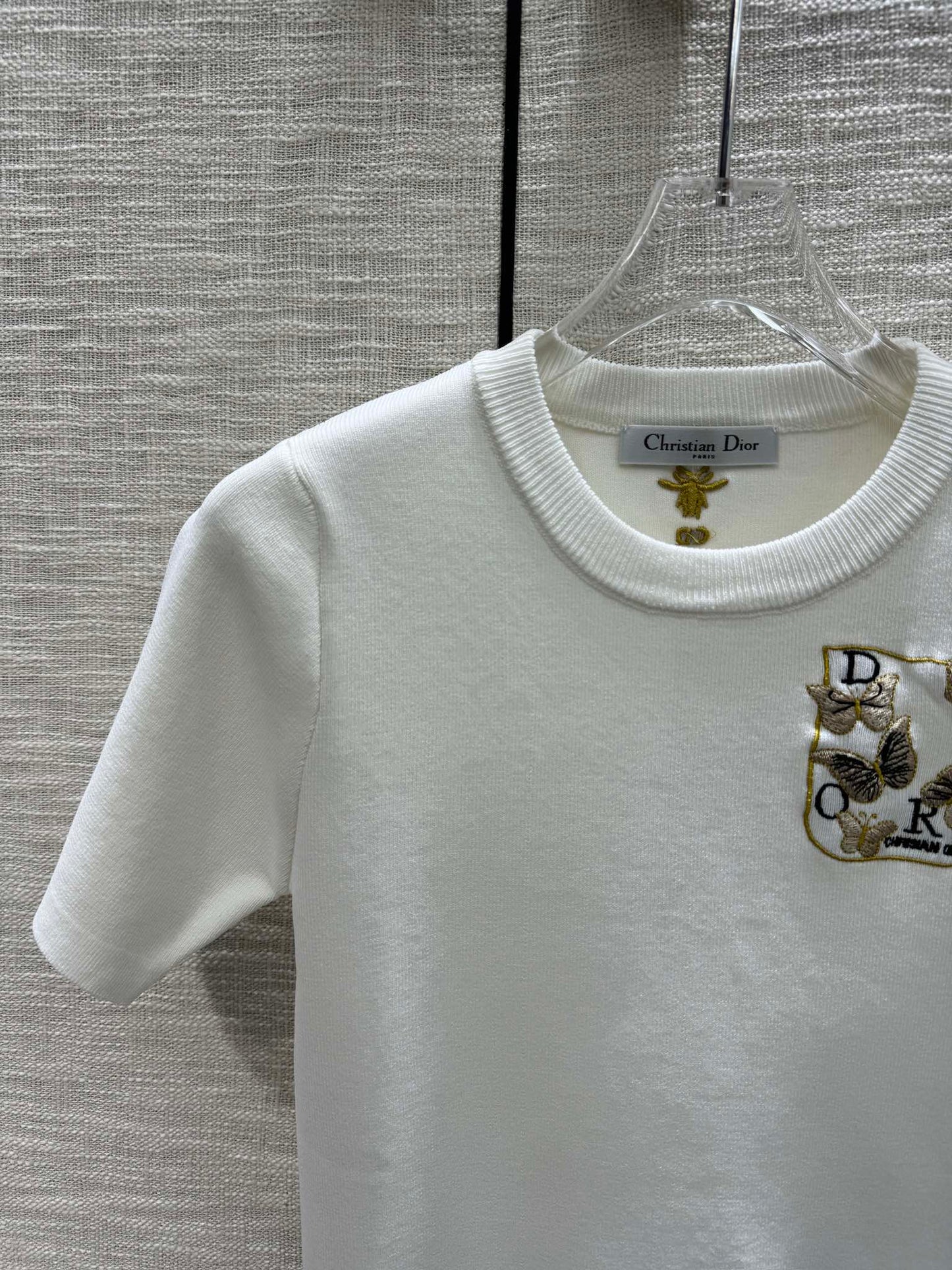 迪D家-2403 刺繡蝴蝶圓領針織短袖 白色