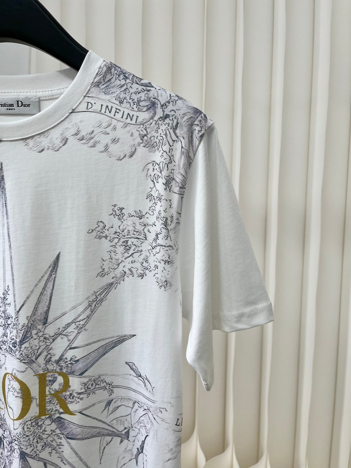 迪D家-2403 24新品印花飾以撞色印花工藝字母TEE