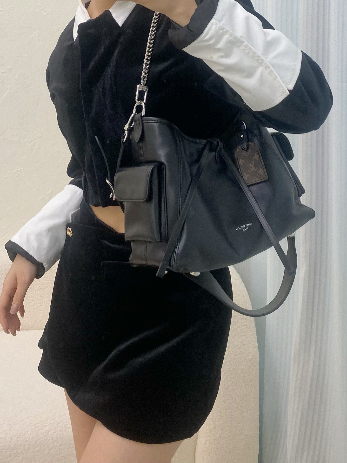 路L家-M24861 CarryAll Cargo Vibe PM手袋 黑色