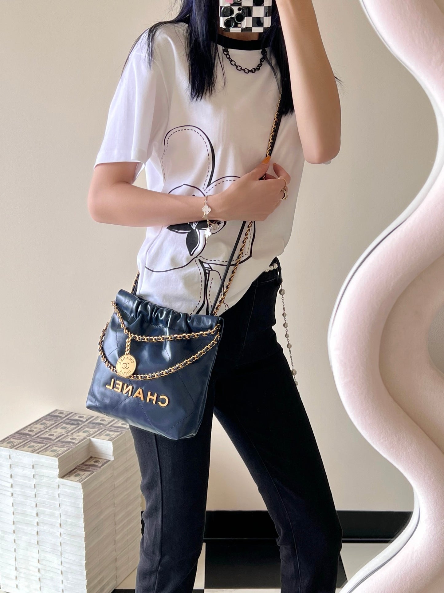 小香家-2023春夏新款 22BAG Mini 海軍藍 上身圖