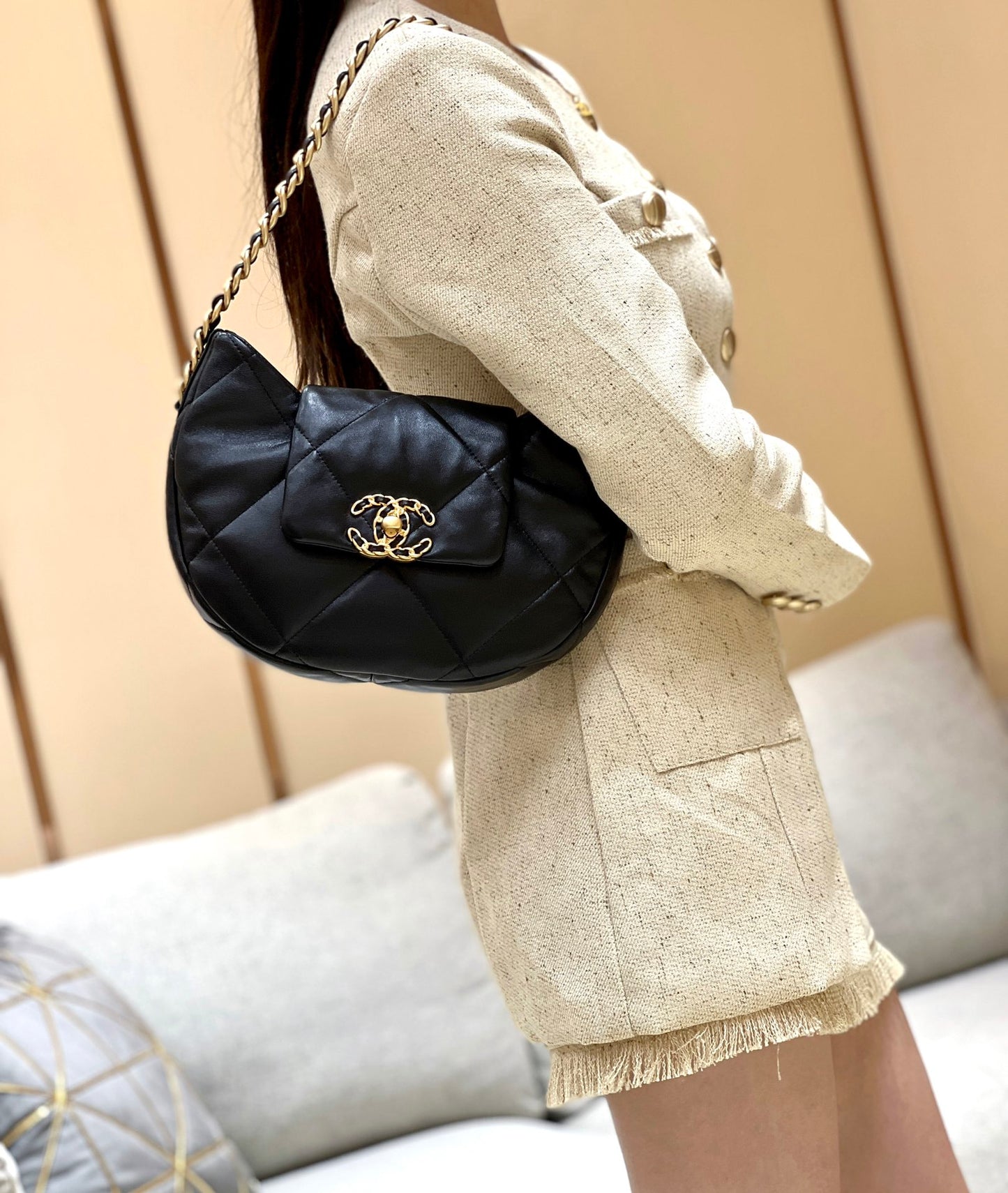 小香家-早春新款 24c 19bag 流浪腋下包 黑色