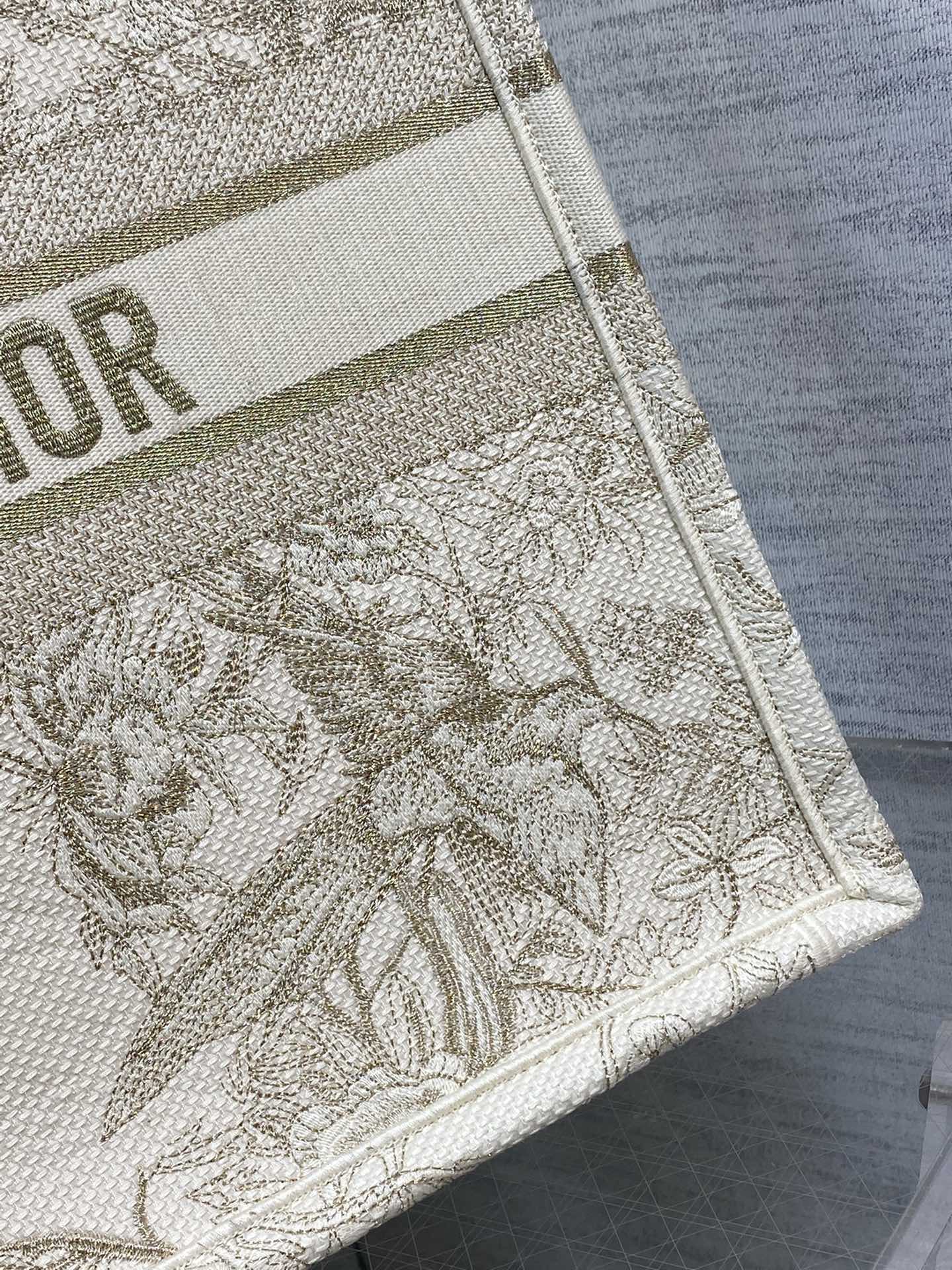 迪D家-BookTote 刺繡手袋 金絲喜鵲冬日花園系列 42x18x35cm