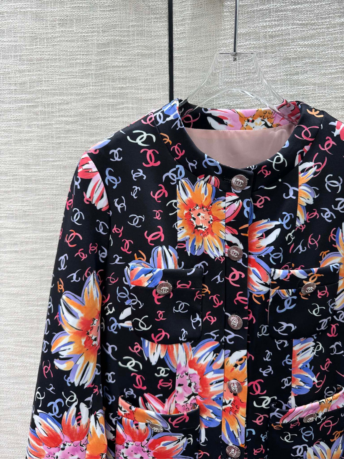 小香家-2404 走秀款彩色logo圓領外套