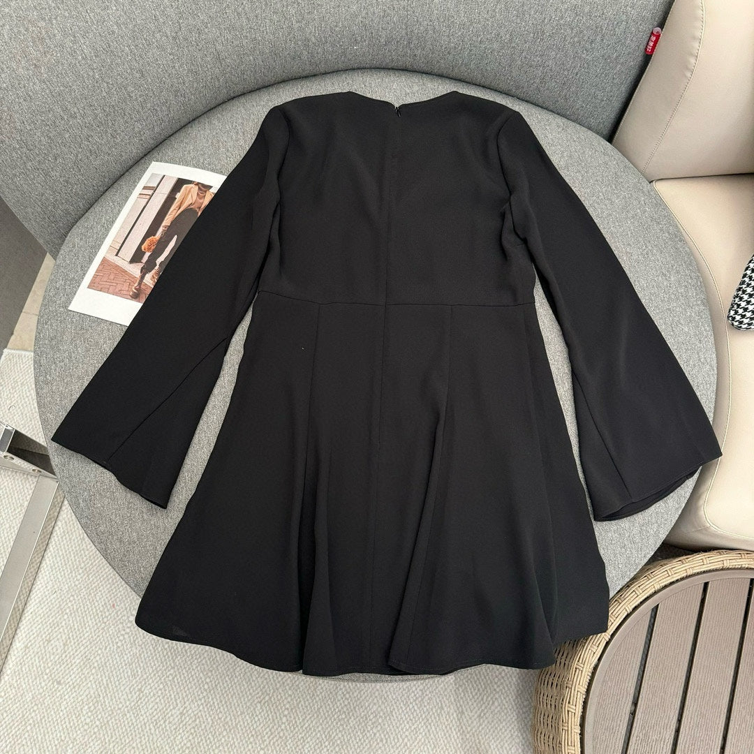 賽C家-2404 24春夏新款法式荷葉邊V領小黑裙