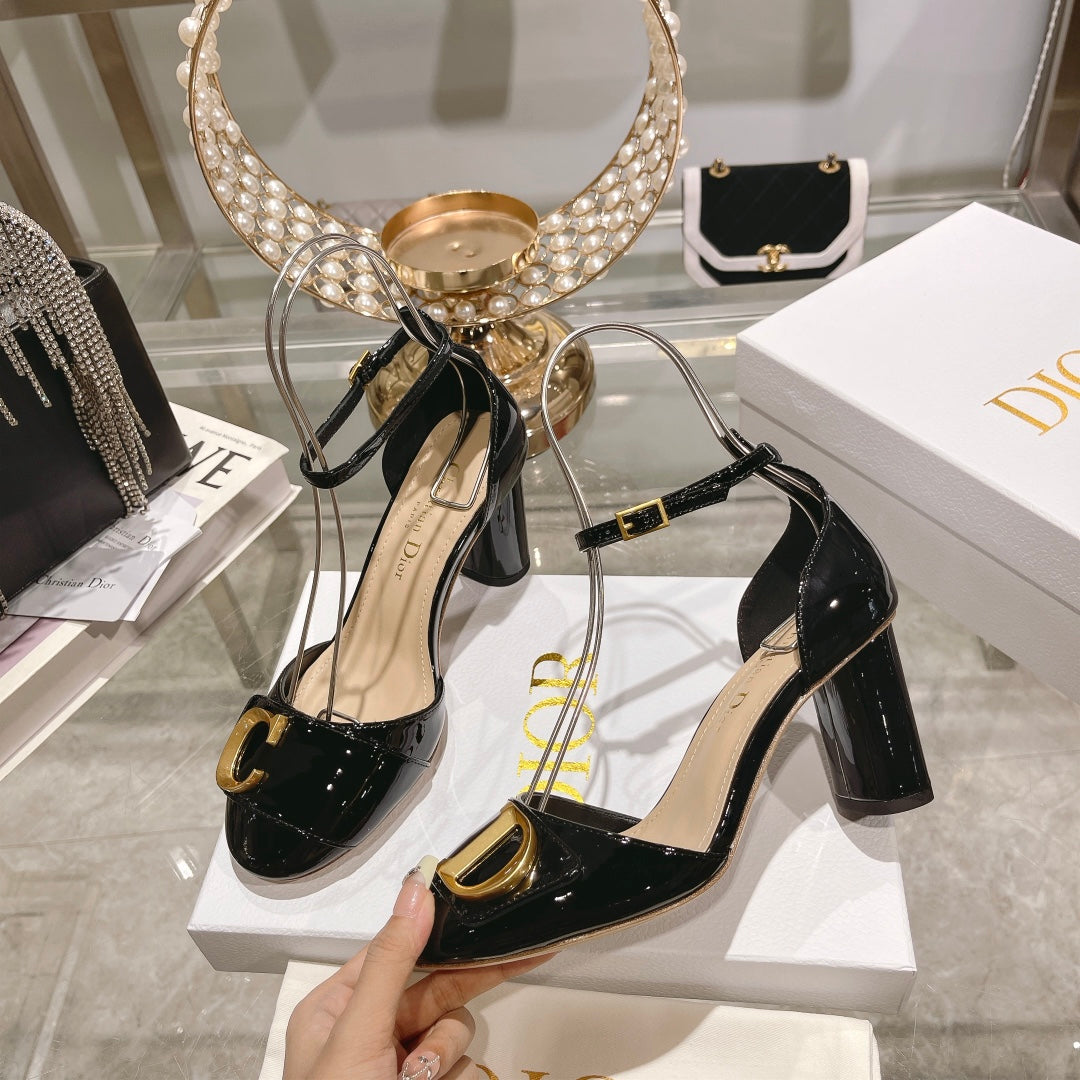 迪D家-2023早春新款 包頭中空高跟涼鞋 漆皮黑色