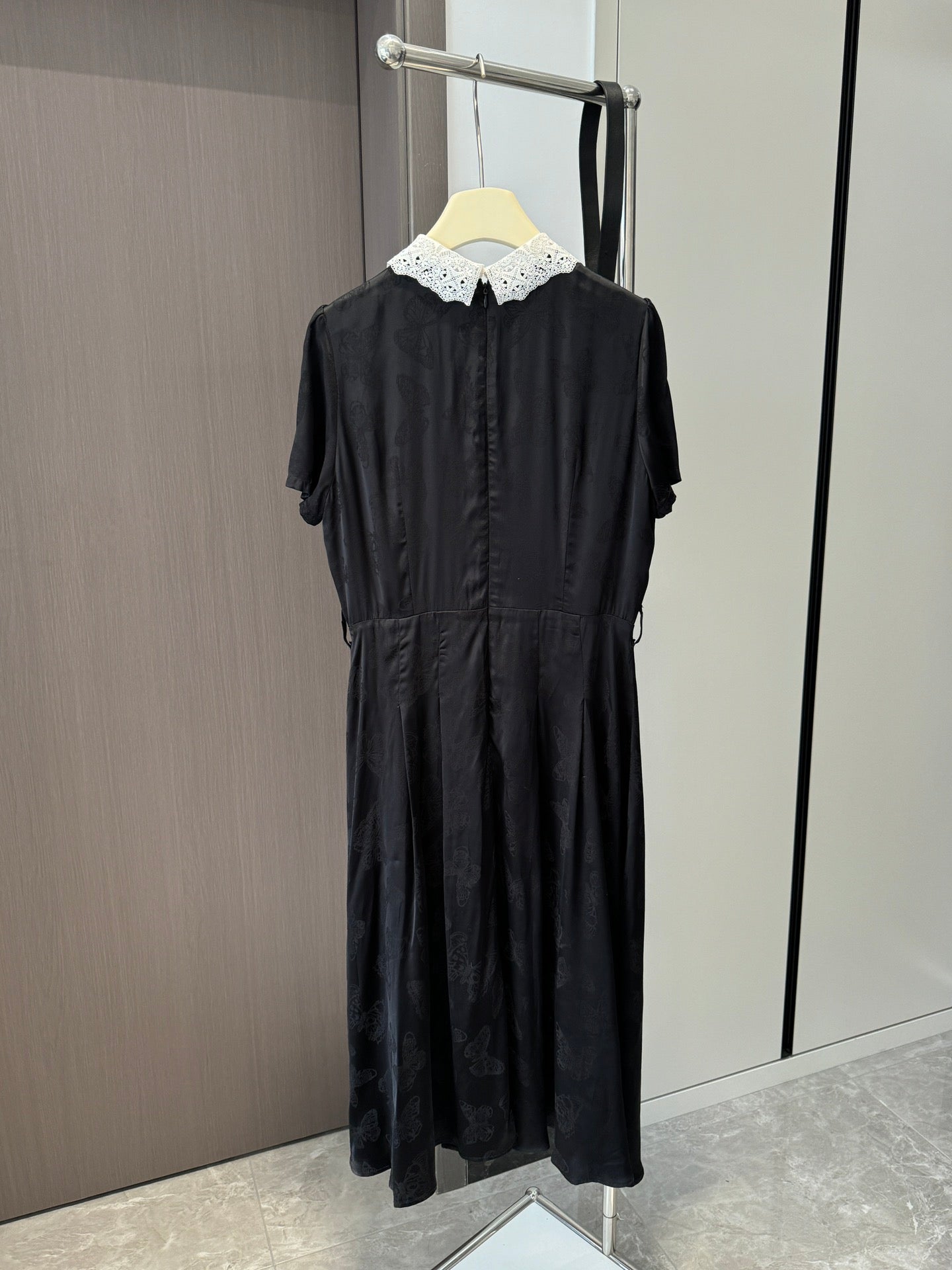 迪D家-2403 早春新款蝴蝶小黑裙