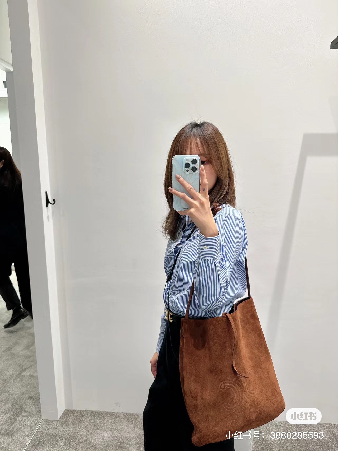 賽c家-Celine 經典標誌 麂皮水桶包 棕色