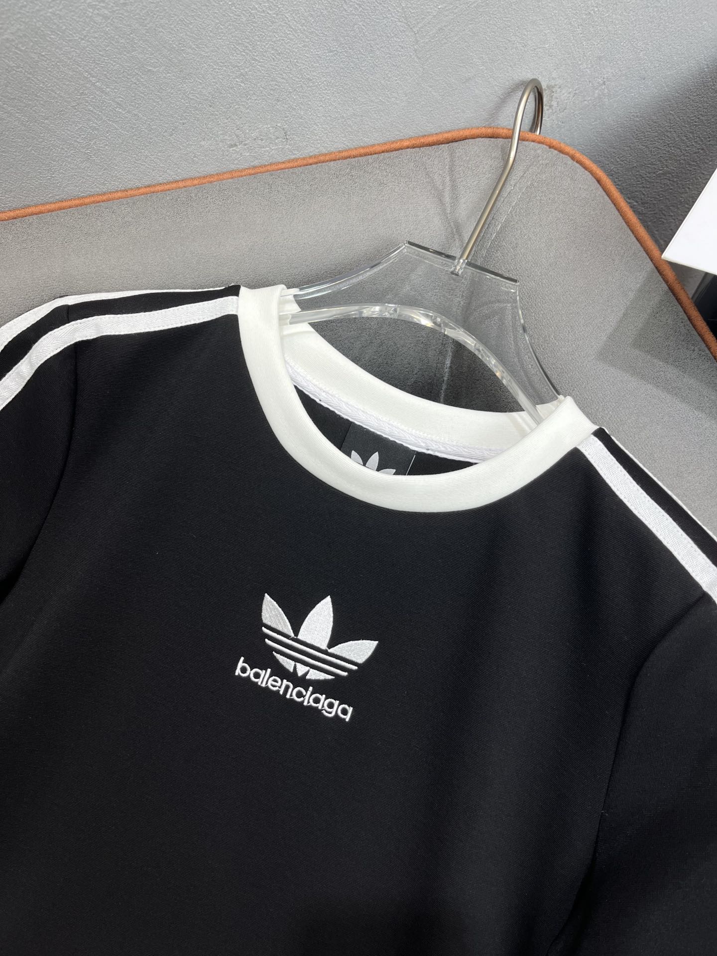巴黎世-2403 Adidas連身裙 24SS春夏新款