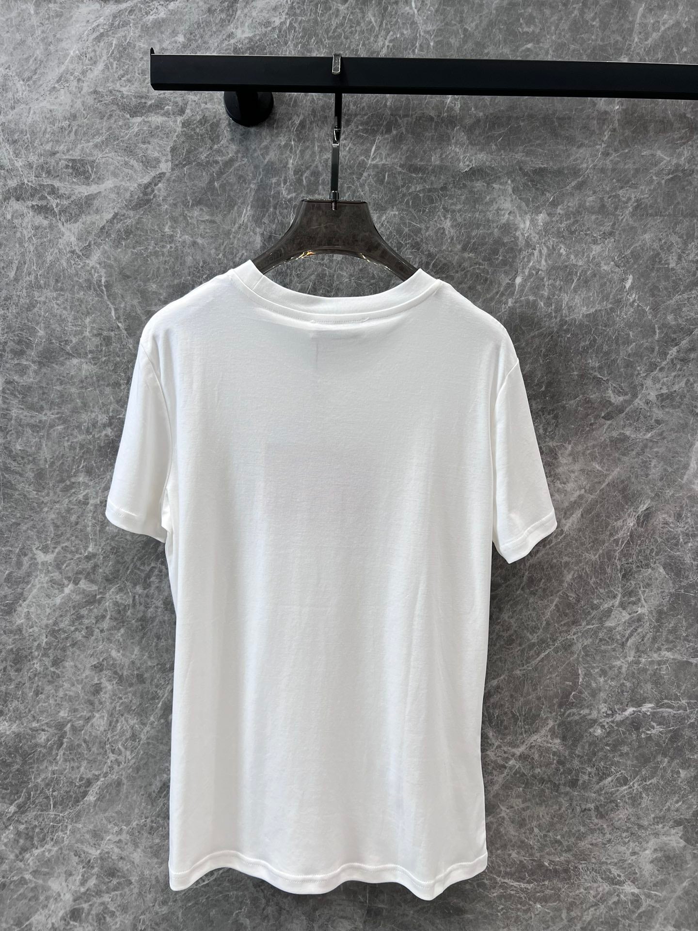 穆M家-2404 24Ss春夏新品經典微標網紗刺繡花朵圓領短袖TEE