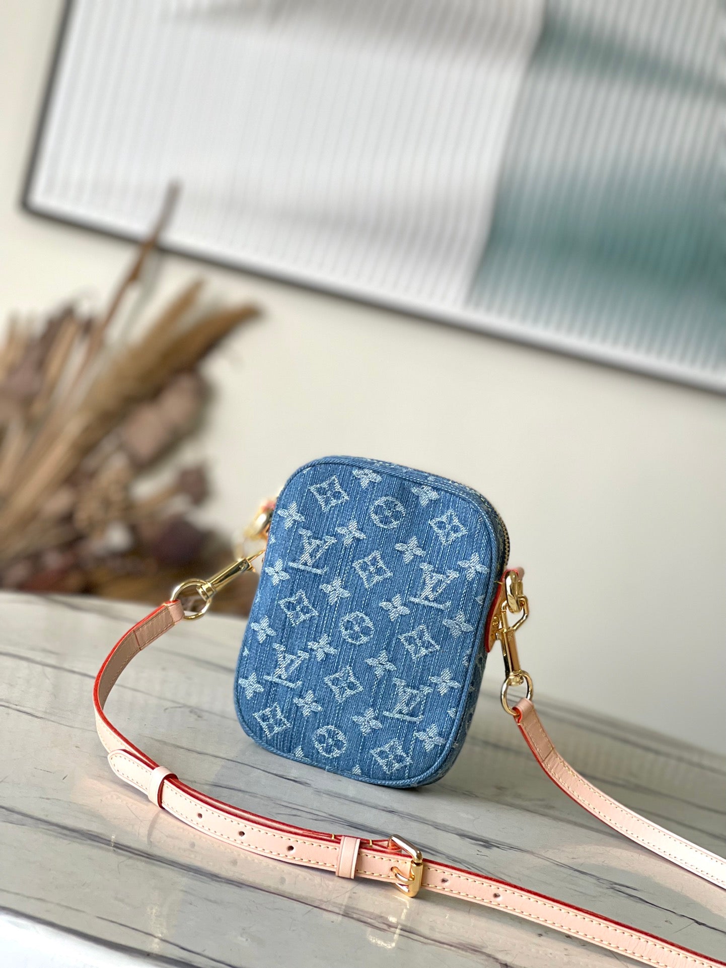 M82948 路L家-Fairfax Pochette 牛仔單寧 斜跨包