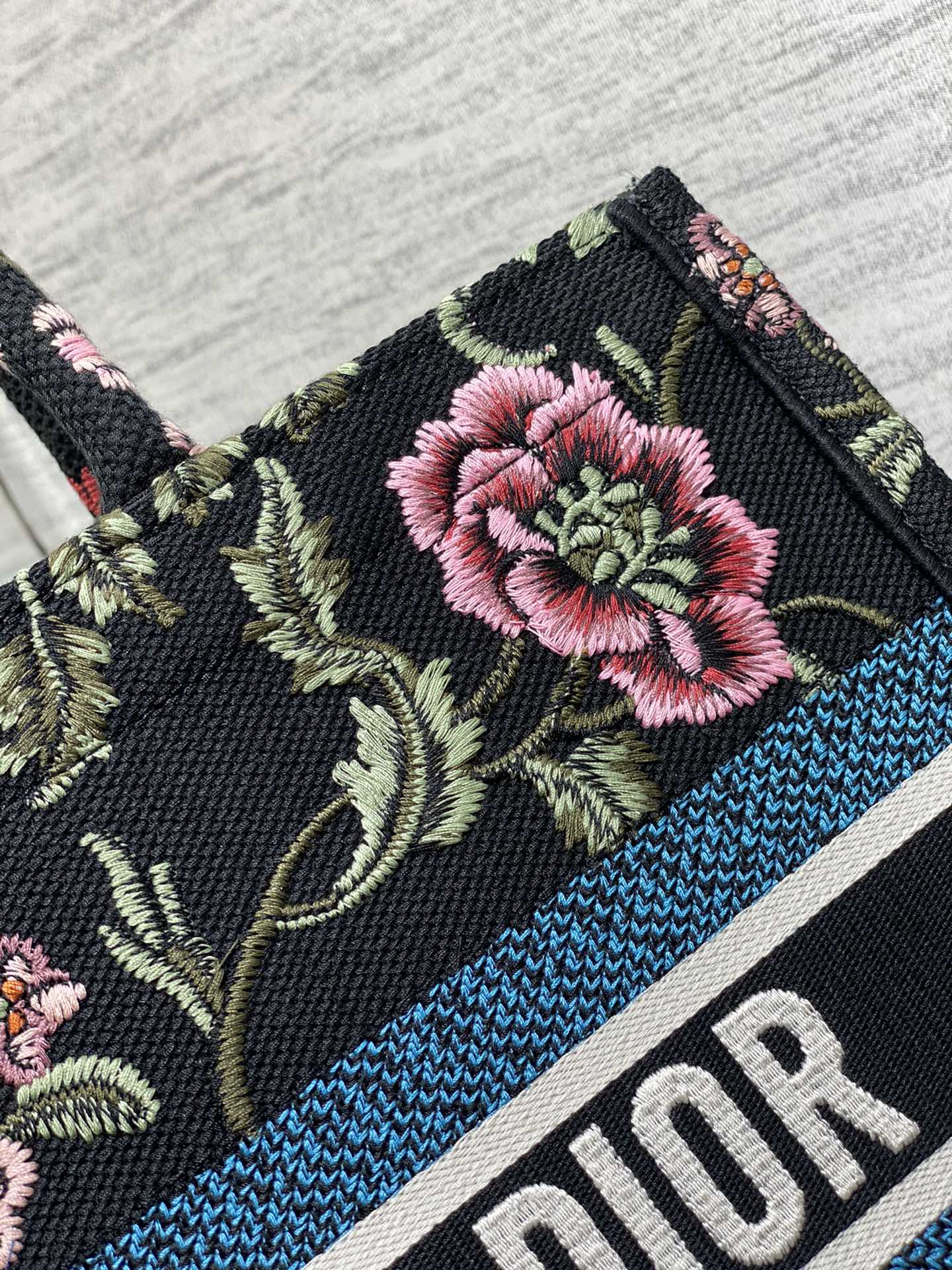 迪D家 Book Tote 刺繡字母黑色 中號36.5cm
