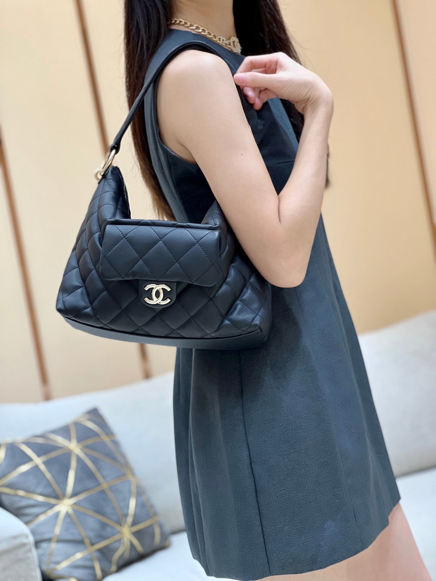 小香家-Chanel Hobo 腋下單肩包 黑色