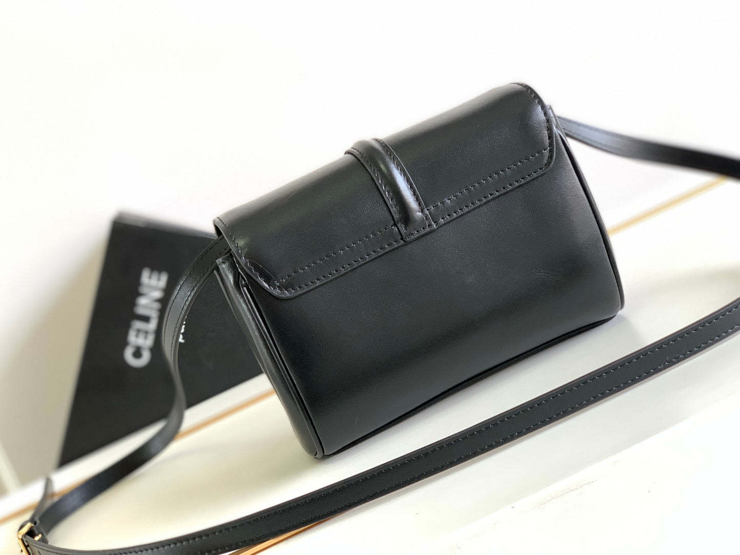 賽C家-2023春季新款 mini soft 16 粒面牛皮革手袋 黑色