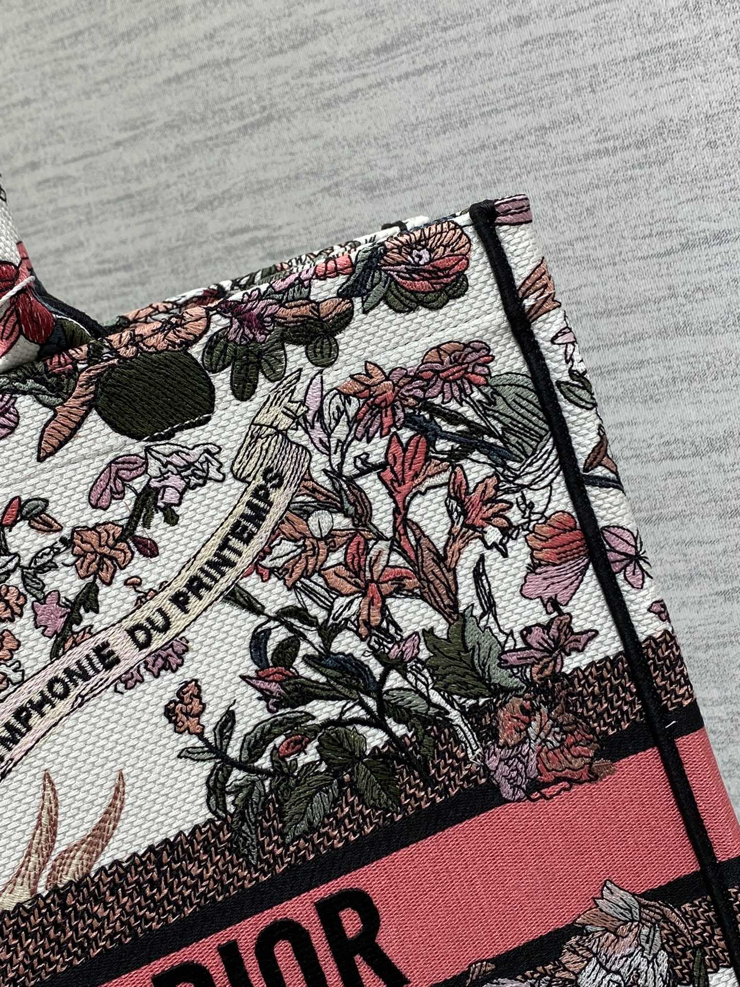 迪D家-2024春夏系列 Book Tote 太陽刺繡 白粉色 大號