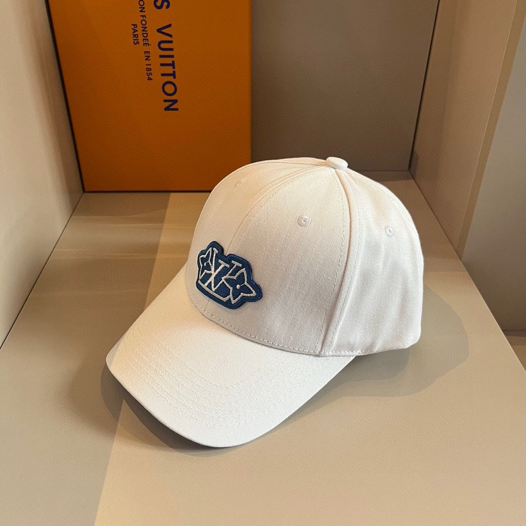 路L家-新款Logo刺繡鴨舌帽 白色