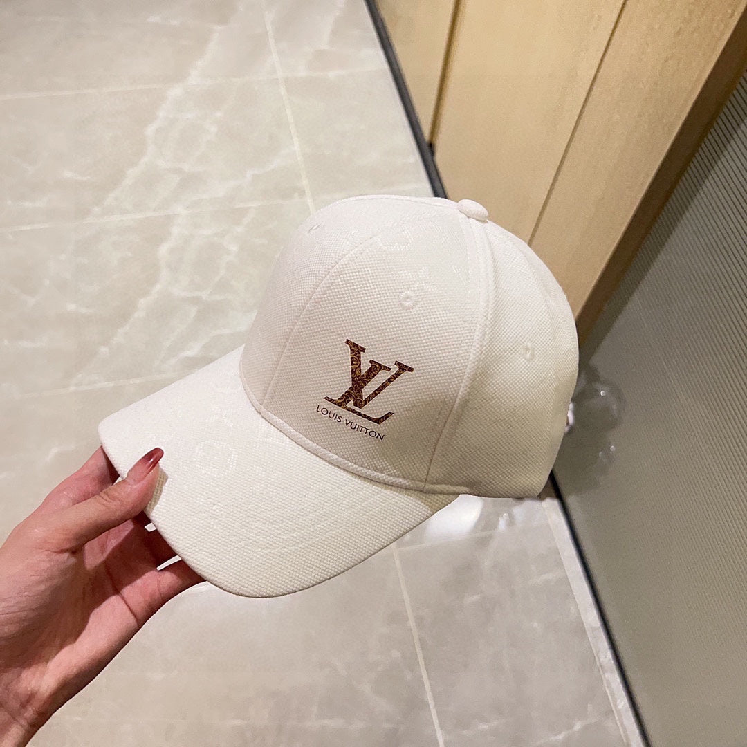 路L家-2023新款專櫃款Logo刺繡棒球帽 白色