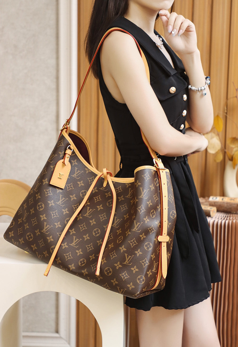 M46197 路L家-CarryAll MM 中號 上身圖