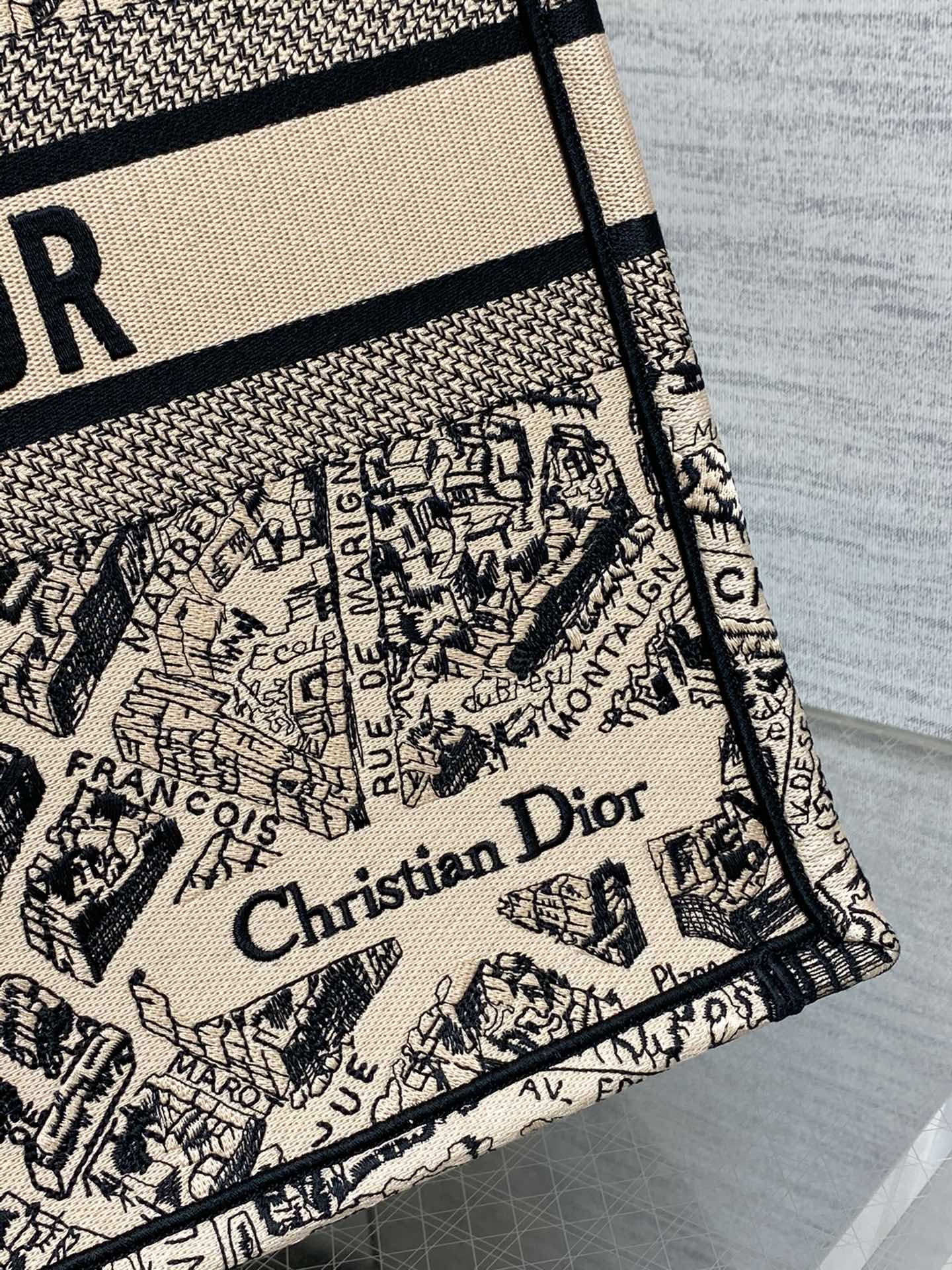 迪D家-Book Tote 2023春夏系列 巴黎地圖刺繡 米白色 大號