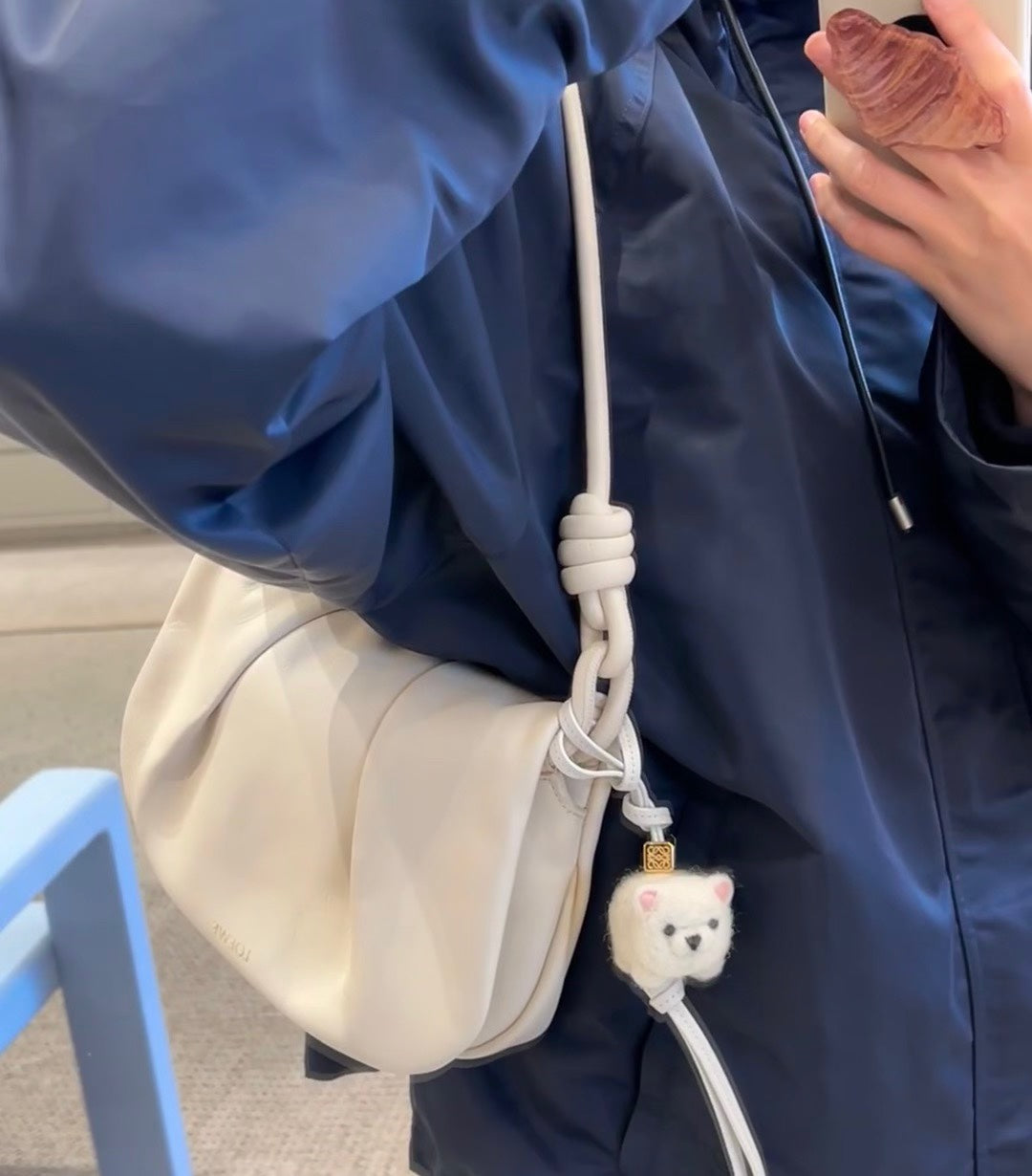 羅L威-paseo腋下包 米白色