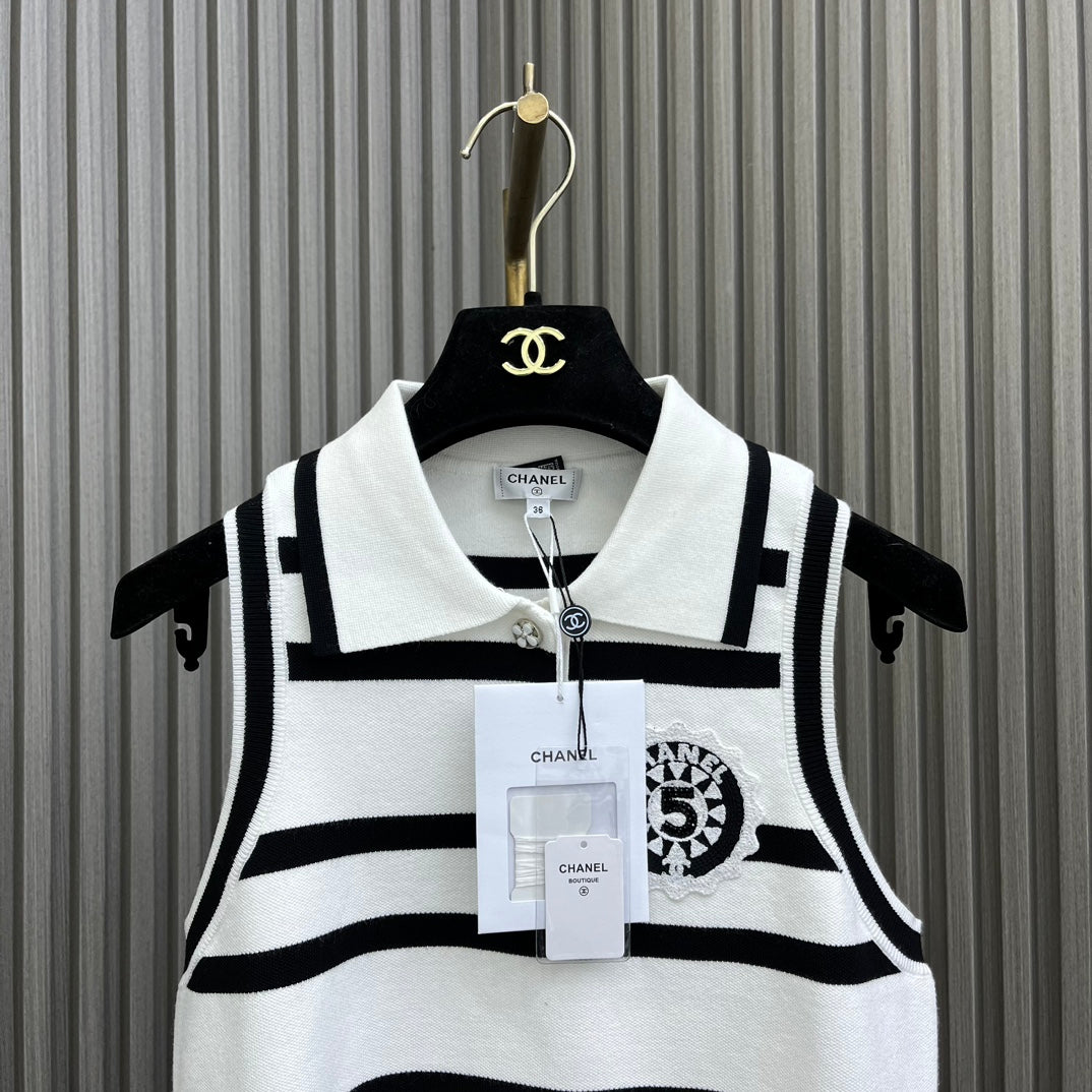 小香家-2404 24新品上架翻領條紋針織背心