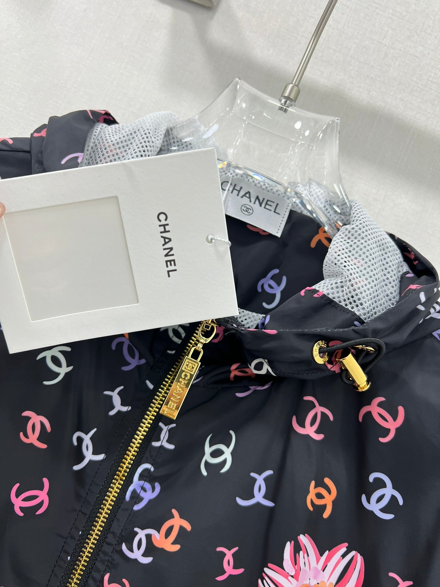 小香家-2404 印花防曬衣撞色套裝 黑色