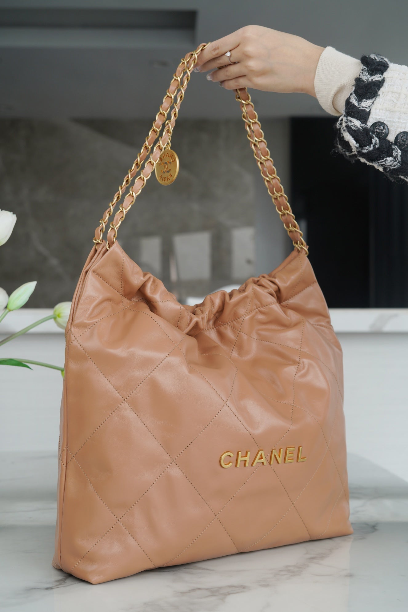熱銷款 小香家-Chanel 22號手袋中號 奶茶色