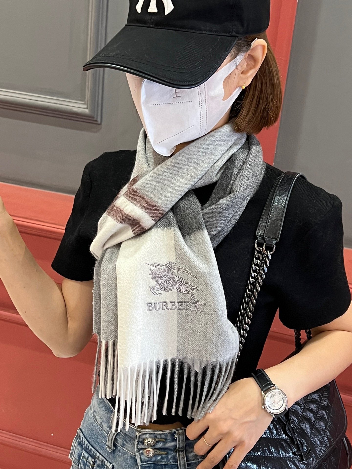 巴B家-2024水波紋羊絨圍巾 32*180 灰