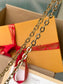 M82636 路L家- 路L家-Wallet On Chain Metis 斜跨包 白色全皮壓花