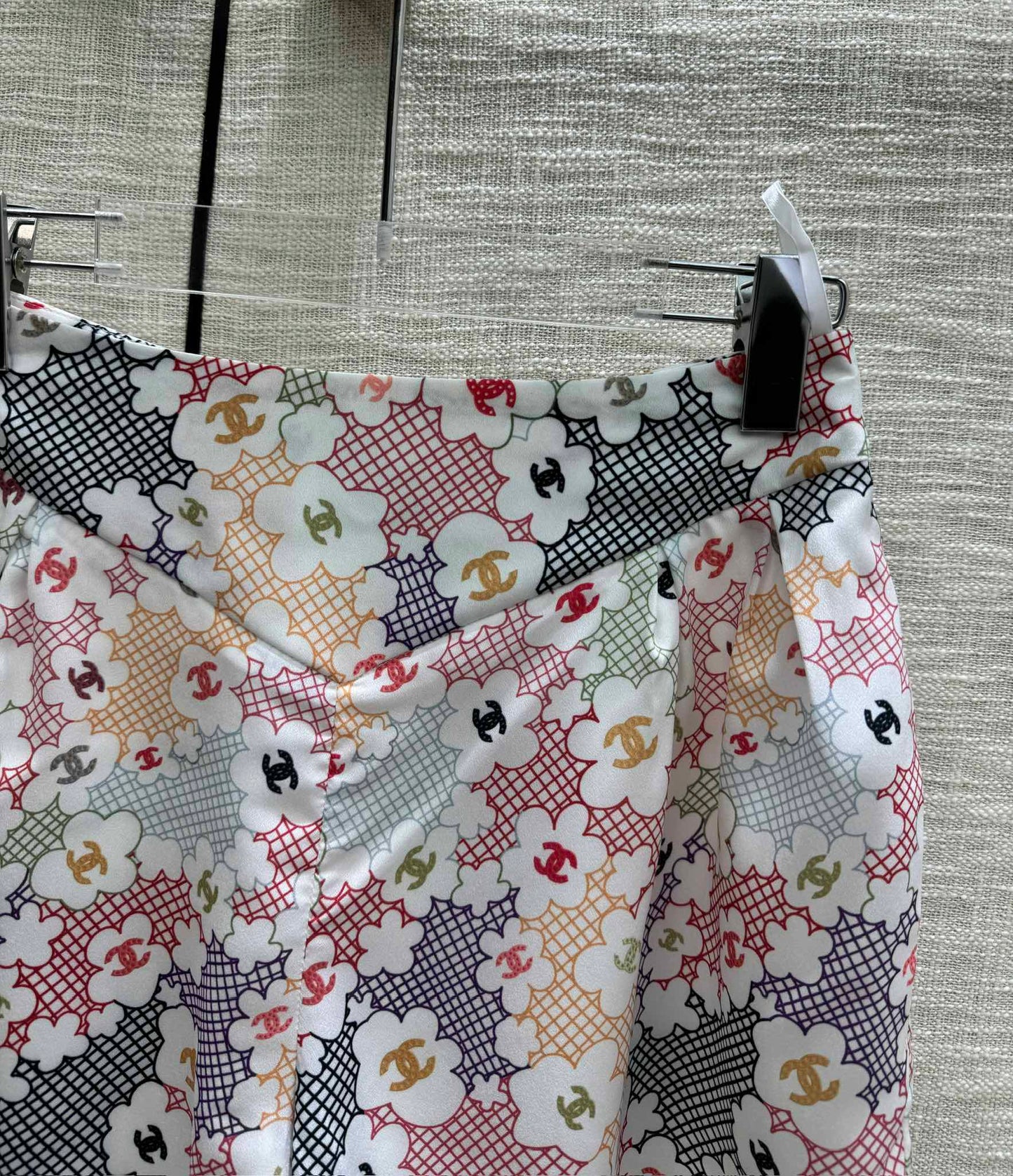 小香家-2403 彩色山茶花雙C短褲